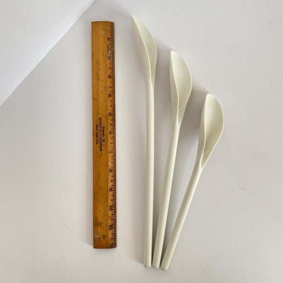 Kitchen Scoop White Hard Plastic Graduated Length Spoon Set of 3 - Picture 9 of 9